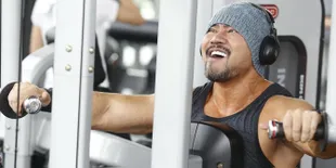 Tulang Bahu Copot Saat Nge-Gym, Gimana Kondisi Deddy Corbuzier?