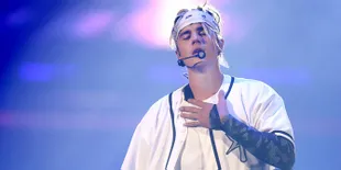 Tulis Puisi Romantis untuk Hailey Baldwin, Justin Bieber Bikin Baper Berjemaah!