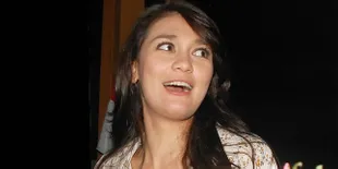 Tunggui Sidang Raffi, Luna Maya Pun Kelaparan