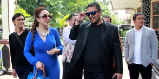 Serang Balik, Regina Tuntut Farhat Abbas Rp 150 Miliar