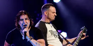 Tur Indonesia, Creed Ubah Jadwal Tidur