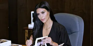 Turun 13 Kilo Pasca Melahirkan, Kim Kardashian Umbar Area Intim