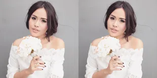 Tutorial Make-up Nita Sofiani, Cantik Natural Nggak Perlu Mahal