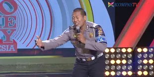 Ubah Persepsi Galak, Polisi Ini Lakukan Stand Up Comedy di TV
