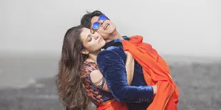 Ulang 'KKHH', Kajol dan Shahrukh Khan Bernyanyi Hujan-Hujanan