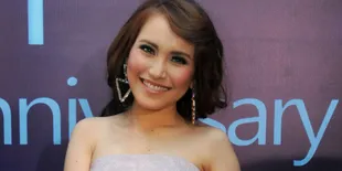 Ulang Tahun Ke-22, Ayu Ting Ting Kenalkan Bilqis ke Media