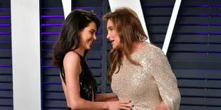 Ulang Tahun Ke-70 Caitlyn Jenner, Dihadiri Seluruh Anak-Anaknya Kecuali Khloe