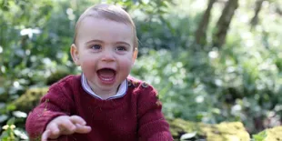 Ultah ke-2 Louis Arthur Charles, Kensington Palace Rilis Foto-Foto Lucu Jepretan Kate Middleton