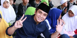 Ultah Ke-25, Billy Syahputra Rayakan Bareng Anak Yatim