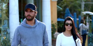 Unggah Foto Bareng Scott di Kamar, Kourtney Kardashian Ingin Buat Sofia Richie Panas?