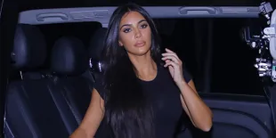 Unggah Foto Saat Dibaptis di Armenia, Kim Kardashian Ajak Ketiga Anaknya