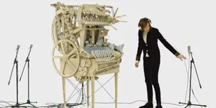 Unik! Pria Ini Main Alat Musik Berbasis Tenaga 2000 Biji Kelereng