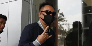Untuk Mengurangi Rasa Gugup, Vicky Prasetyo Lakukan Hal Ini Sembari Menunggu Mulainya Persidangan