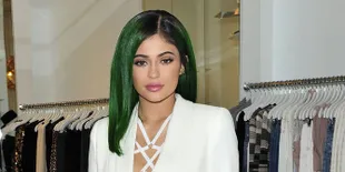 Untuk Pakaian Bayi, Kylie Jenner Belanja Hingga Hampir 1 M