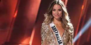 Ups! Miss Australia Hampir Terpeleset Saat Kenakan Gaun Malam