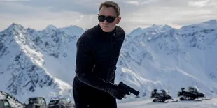Ups, Ternyata Pemeran James Bond Ikutan di 'STAR WARS' Lho!