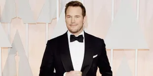 Usai Cerai, Chris Pratt Cium Mesra Anak Arnold Schwarzenegger