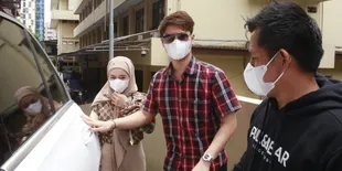 Usai Dicekik dan Dibanting, Lesti Kejora Belum Berencana Cerai dari Rizky Billar