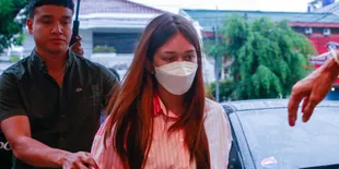 Usai Heboh Video Syur 47 Detik, Rebecca Klopper Muncul Perdana Didampingi Fadly Faisal