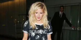 Usai 'Pembantaian', Ellie Goulding Sebar Foto Topless