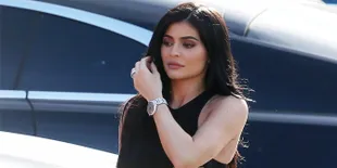 Usai Melahirkan, Kylie Jenner Tak Ingin Buru-Buru Turunkan Berat Badan