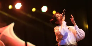 Usai Menangis di Instagram, Isyana Sarasvati Rilis Video Clip 'Winter Song'