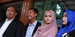 Usai Sidang Cerai, Risty Tagor Adu Mulut Dengan Kuasa Hukum Stu