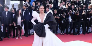 Usai Tampil di Red Carpet Cannes 2019, Deepika Padukone Kena Omel Ibunda
