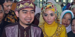 Ustad Solmed Menangis Terancam Tak Bisa Punya Anak