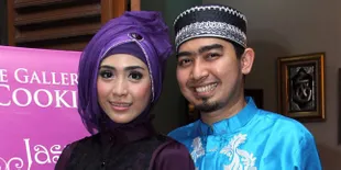 Ustaz Solmed Siapkan Nama Anak Dari Tanah Suci