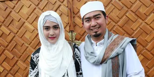 Ustaz Solmed Tak Kapok Ceramah, April Jasmine Hanya Bisa...