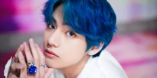 V BTS Pajang Lukisan Buatan ARMY, Piyama yang Dipakainya Justru Ludes Dalam 5 Menit