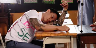 V1MAST Rilis Teaser Video Klip Unik, 'Kurikulum Hatimu'