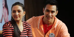 Valentine Day, Donna - Darius Tak Tukar Kado