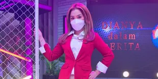 Vega Darwanti Suntik Vaksin Covid-19, Netizen Salah Fokus ke Bajunya yang Cetar