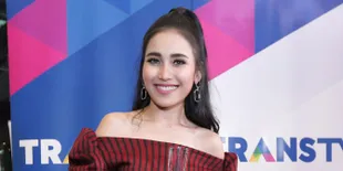 Via Vallen Dituduh Menyindir Lewat Unggahannya di IG, Ayu Ting Ting Angkat Bicara