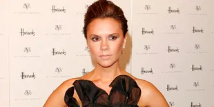Victoria Beckham Tanpa Hair Extension, Masih Keren?