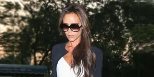 Victoria Beckham Tetap Mempesona di Usia Ke-40!