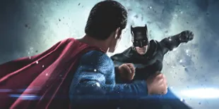 VIDEO: Batman Vs Superman Bertarung Makin Sengit, Ada Musuh Baru?