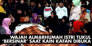[Video] Kain Kafan Dibuka, Wajah Istri Tukul Seolah 'Bersinar'