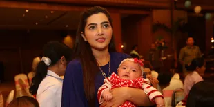 [VIDEO] Ketika Baby Arsy Belajar Nyanyi, Imutnya Keterlaluan