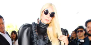 [Video] Lady Gaga Tiba, Little Monster Jepang Menangis Bahagia