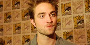Video Menggelikan Robert Pattinson Saat Wawancara 'TWILIGHT' Beredar