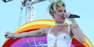 [Video] Miley Cyrus Akhirnya 'Sensor' Klip Bugilnya