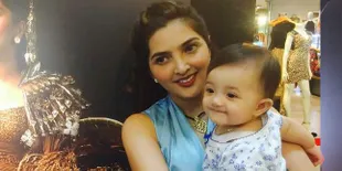 [VIDEO] Saat Baby Arsy Belajar Jalan, Unyu Kebangetan