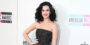 [Video] Tampil Gemilang di AMA 2013, Katy Perry Masih Dikritik