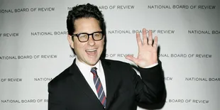 [Video] Wow, Ada Batmobile di Kapal Antariksa 'STAR WARS'!