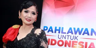 Vina Panduwinata Sebut Pahlawan Orang Yang Bermanfaat Bagi Sesama