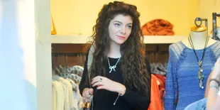 Wajah Asli Lorde Jika Muncul Tanpa Make Up, Cantik Atau ...