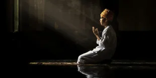 Tata Cara Sholat Hajat Beserta Niat, Lengkap dengan Waktu yang Mustajab